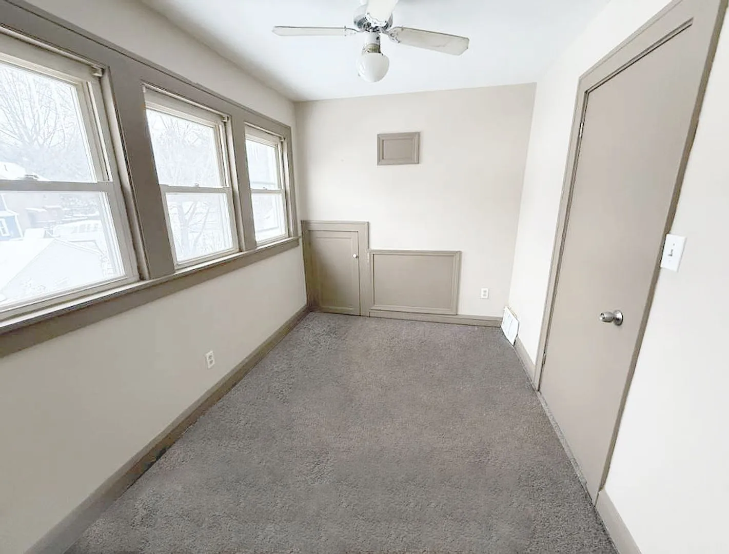 2 Bed, 1 Bath Beautifil Single-Family Home In Euclid! — Photo 4