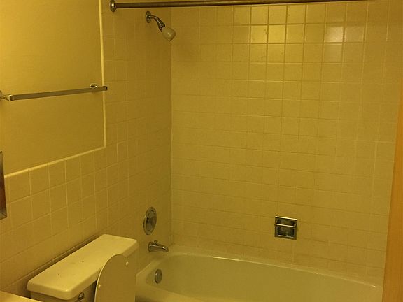 2nd image of 515 E End Ave