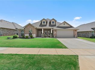 521 Gala Cir, Bentonville, AR 72712