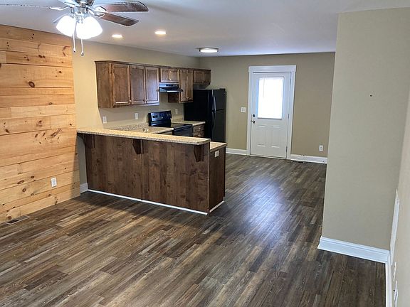 3rd image of 312 N Varnell Rd #B