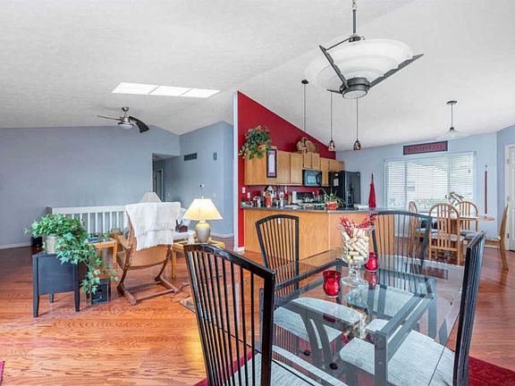 5th image of 3440 Riverhills Dr