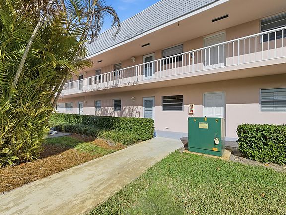 3rd image of 18081 SE Country Club Drive #3-23