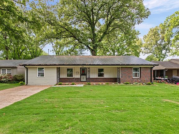 2nd image of 4585 Helene Rd