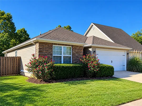 4547 W Serviceberry Dr, Fayetteville, AR 72704
