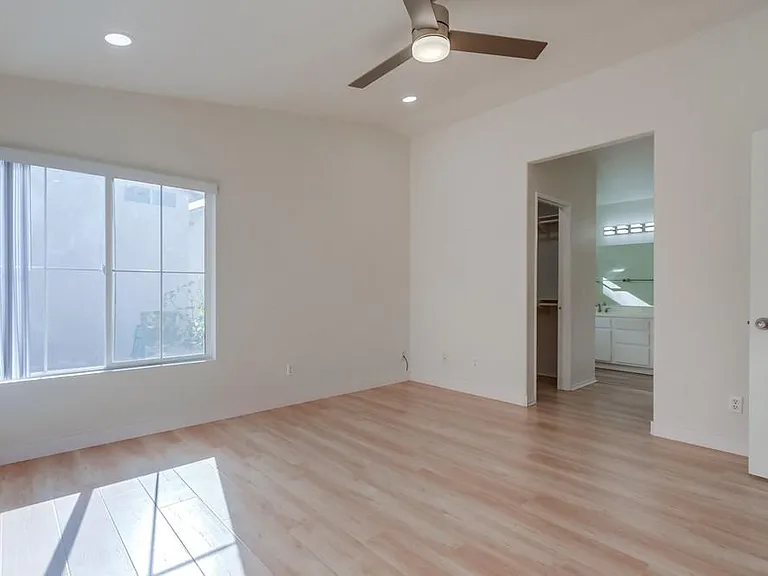 11655-8 Compass Point Dr N — Photo 22