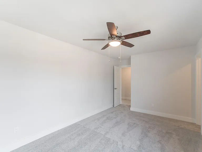 10539 Preserve Way — Photo 24