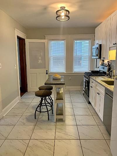 1st image of 1817 W 47th St
