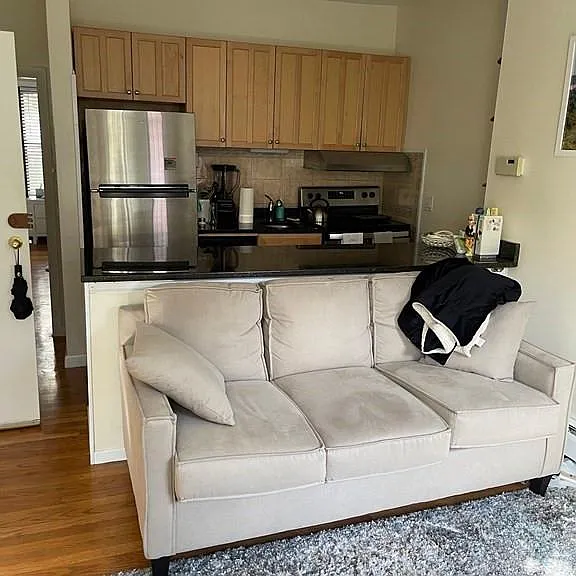 11 Hanson St #2 — Photo 3
