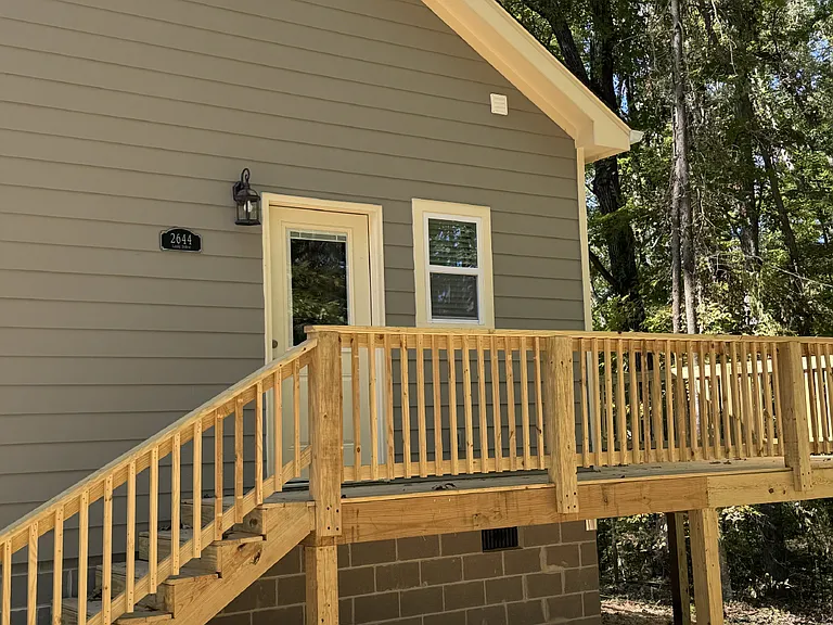 2644 Ladd Dr — Photo 3