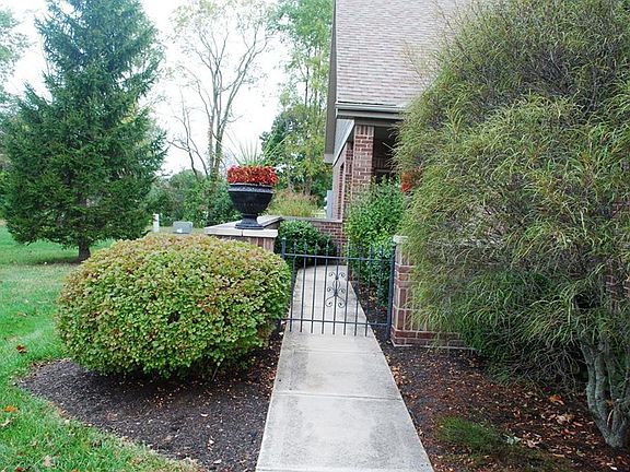 2nd image of 5200 E Fairway Dr #1