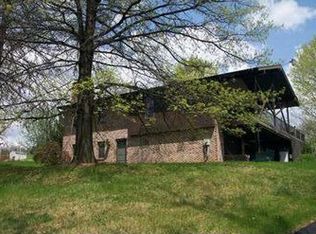305 Rainey Rd, Eighty Four, PA 15330