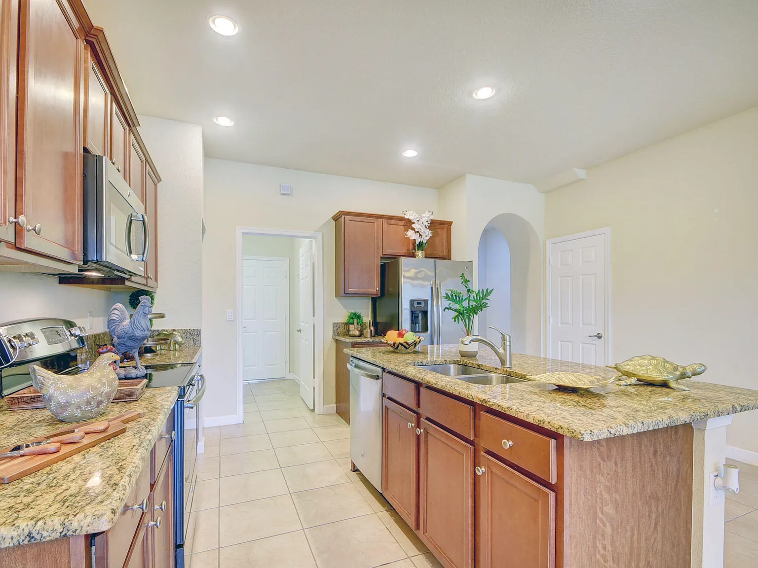 3 bed, 2.5 bath, 1783 sqft, $3,250 — Photo 3