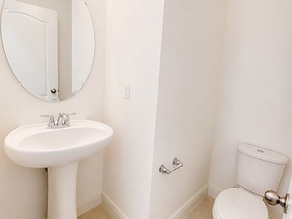 5th image of 15555 Honeybell Dr