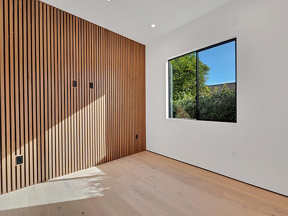 4th image of 6370 E Tamarind St