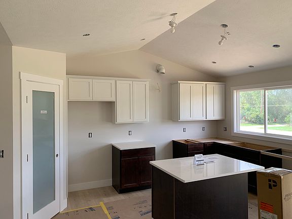 3rd image of 10535 Winnie Ln