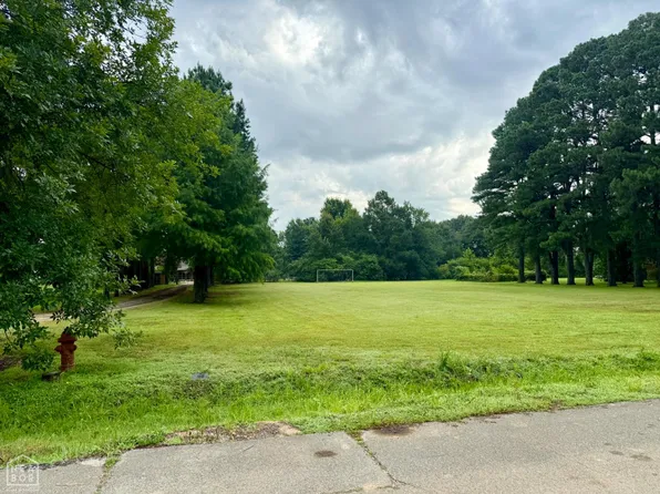 1 Horseshoe Trl, Jonesboro, AR 72404