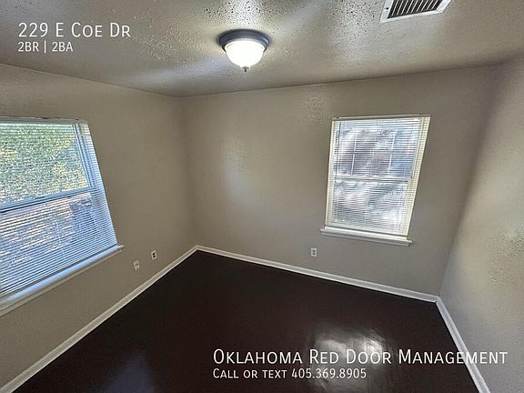 5th image of 229 E Coe Dr