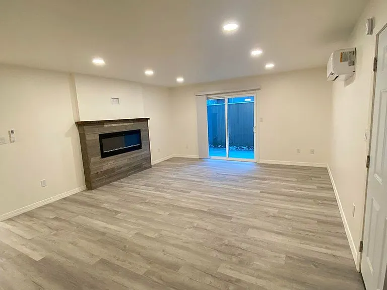 University Park Apartments near Cornell University — Photo 884