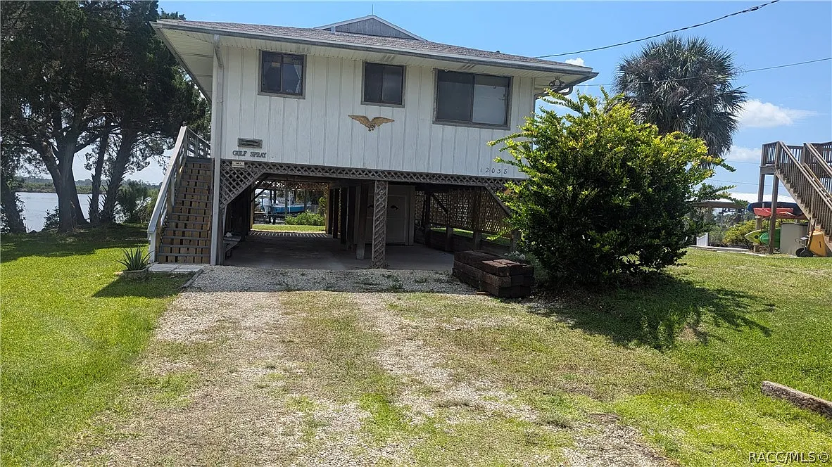 2 bed, 912 sqft, $2,400 — Photo 1