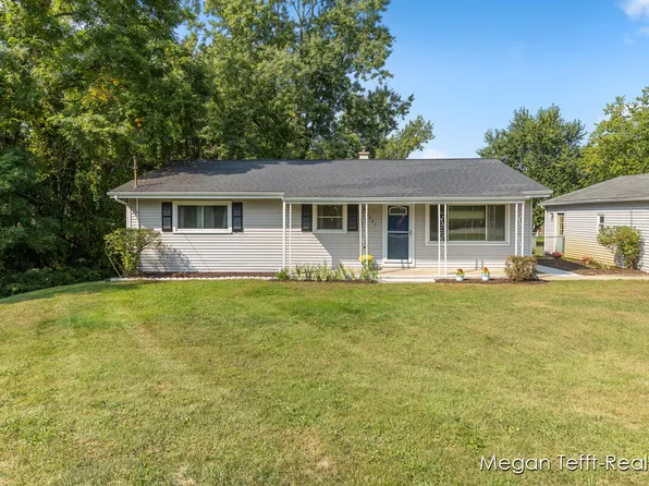 13571 Woodrow Ave NW, Grand Rapids, MI 49534