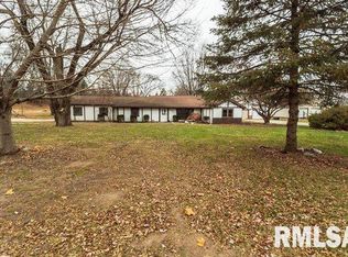 415 N Hillside Rd, East Peoria, IL 61611