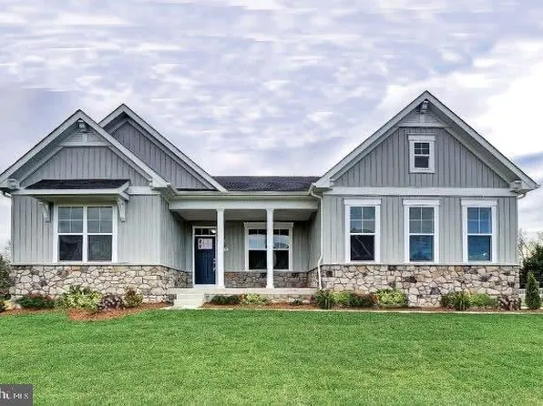 290 King Henry Ct, Dover, DE 19901