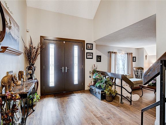 3rd image of 5051 Grandview Dr