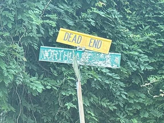 2nd image of 2710 Northlake Rd
