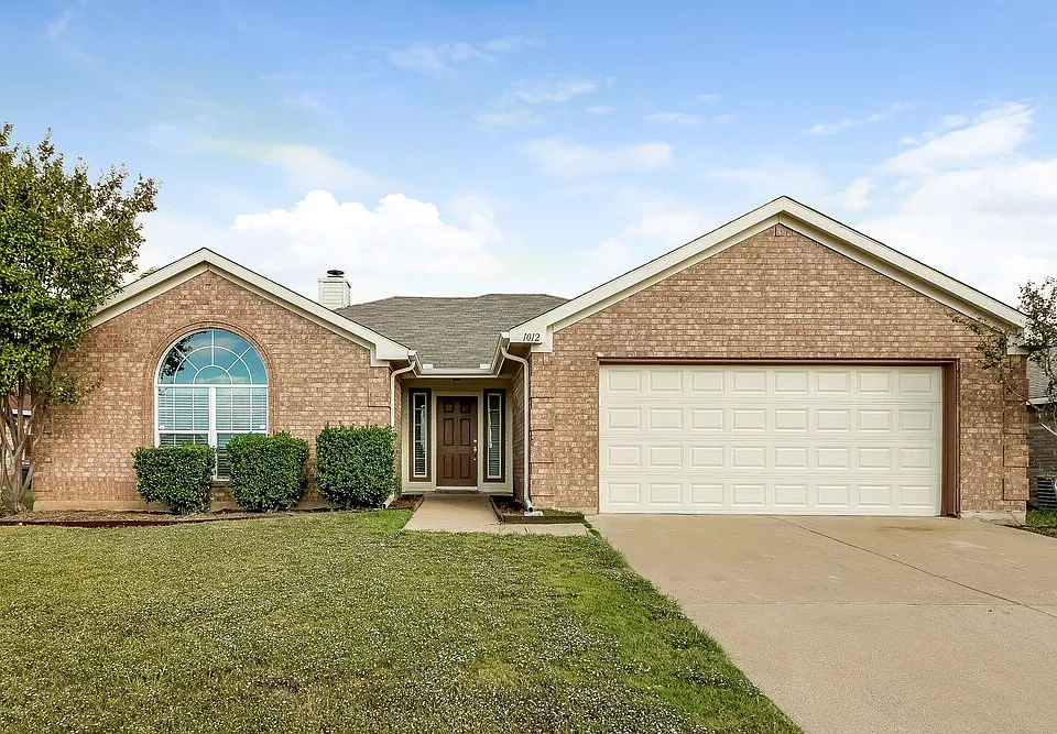 1012 SW Hillside Dr