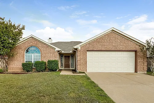 1012 SW Hillside Dr Photo 1 1012 SW Hillside Dr Photo 1
