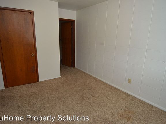 5th image of 2220 12th Ave N #209