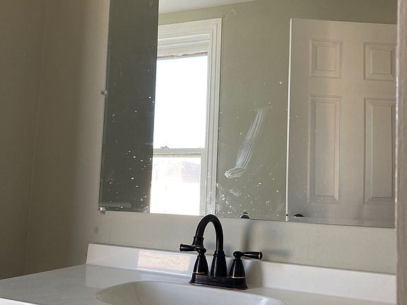 4th image of 265 Cumberland St #3
