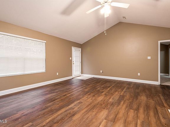4th image of 3211 Thomas Hill Way