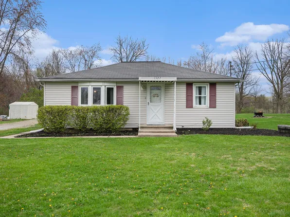 1327 Wooster Rd, Winona Lake, IN 46590