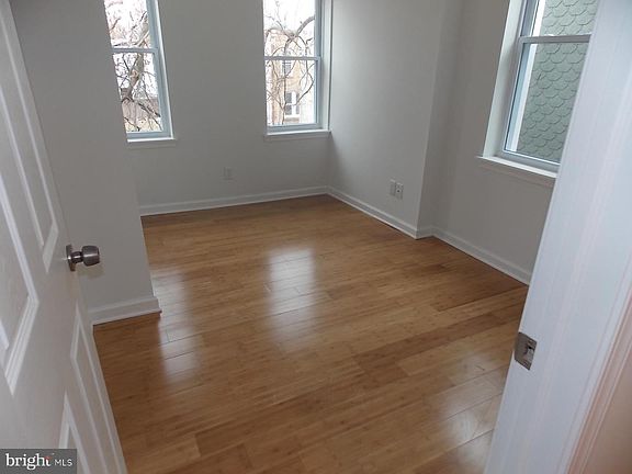 5th image of 2534 W York St