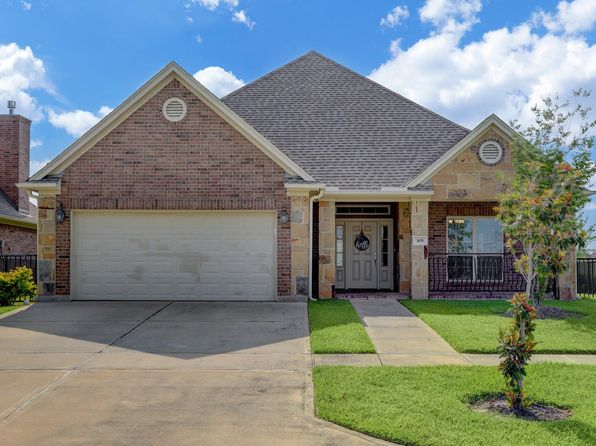 305 Twin Timbers Ln