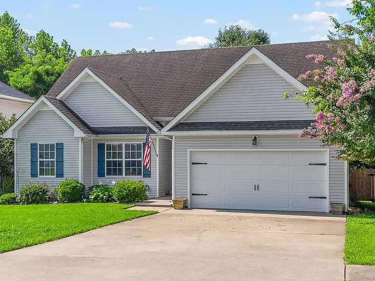 1092 Bobcat Dr — Photo 3