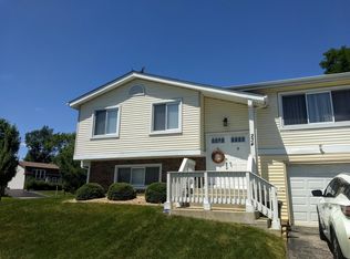 234 Davis Ln, Bolingbrook, IL 60440