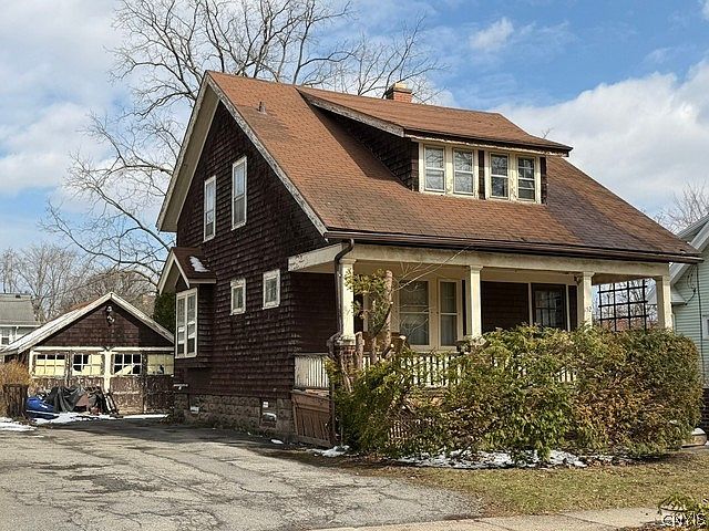 1st image of 152 Congress Ave