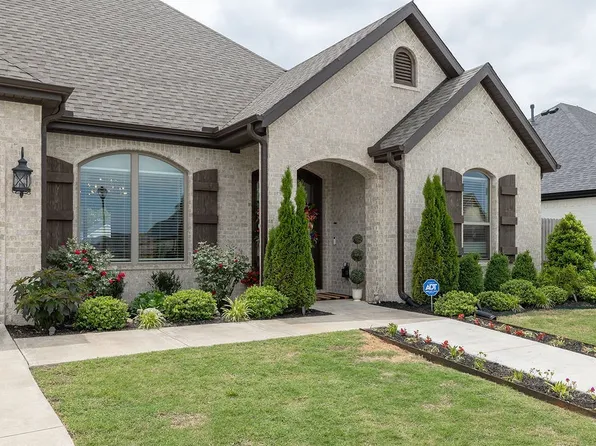 2865 S Cobalt Ave, Fayetteville, AR 72701