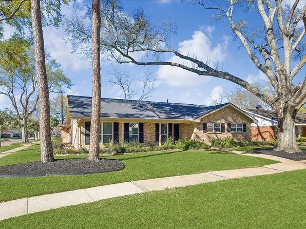 5918 Dumfries Dr, Houston, TX 77096