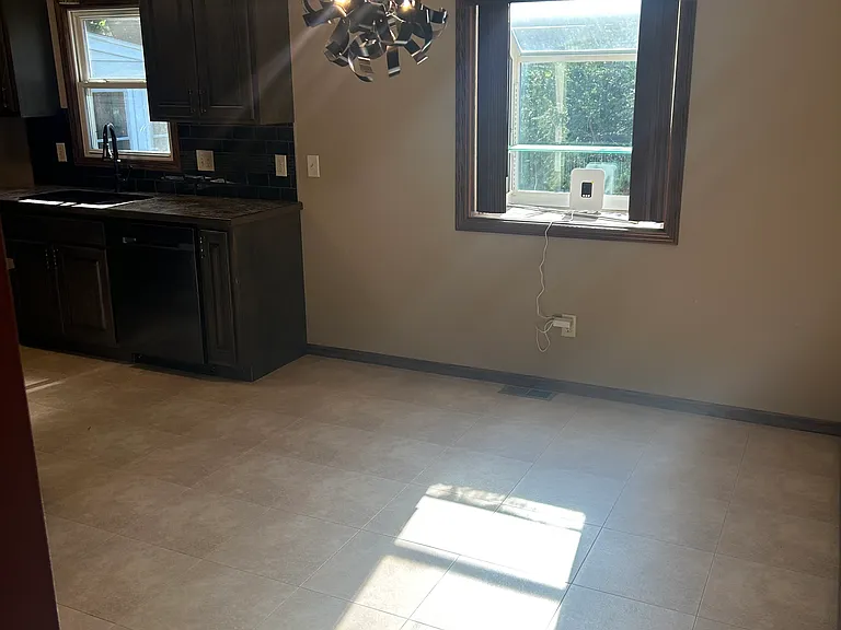 1300 S Olive Dr — Photo 4