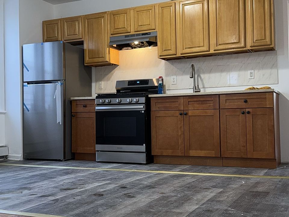 1st image of 162 Saint Marys Ave #3