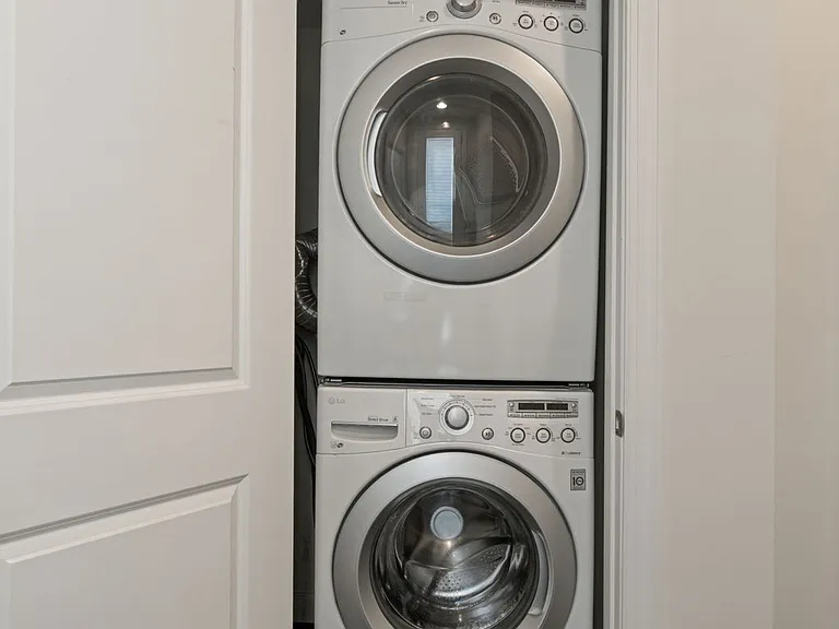 Main level full size washer/dryer