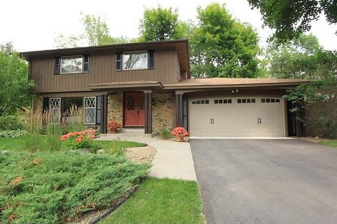 1st image of 21 Oakridge Dr