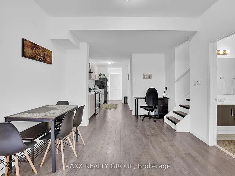 352 Alberta St — Photo 14