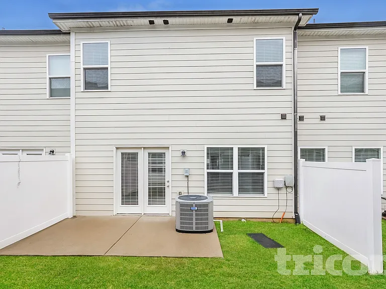 403 Riverwood Ct — Photo 14