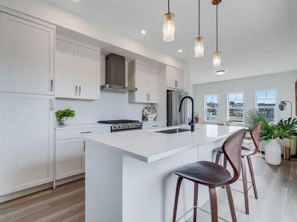 200 N Southridge Dr #6092, Okotoks, AB T1S 0N8