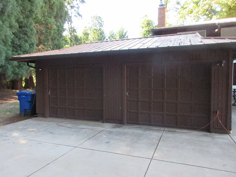 Large 2 bedroom w/ New carpet! — Photo 11