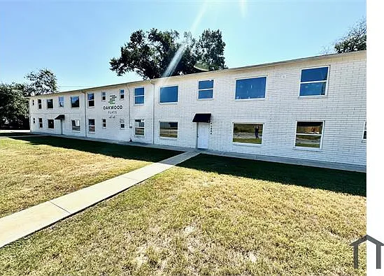 1800 W Oakwood St — Photo 2